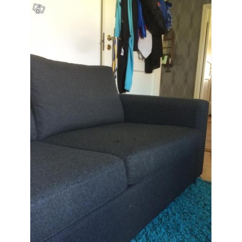 Fin 2-sits soffa