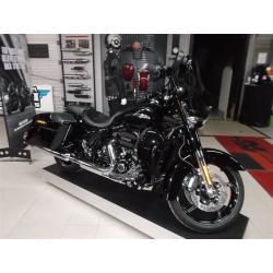 Harley-Davidson STREETGLIDE CVO -16